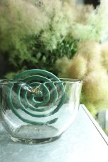画像1: 〝涼を呼ぶ〟ガラスの器で楽しむ、おしゃれな蚊取り線香ホルダー (1)