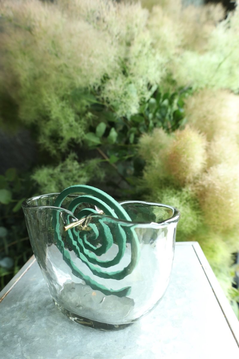 画像3: 〝涼を呼ぶ〟ガラスの器で楽しむ、おしゃれな蚊取り線香ホルダー (3)